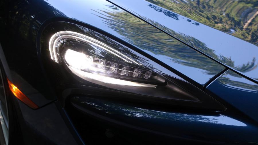 Детали экстерьера McLaren 570GT 2017 года  (NA) (фото 25 из 34)